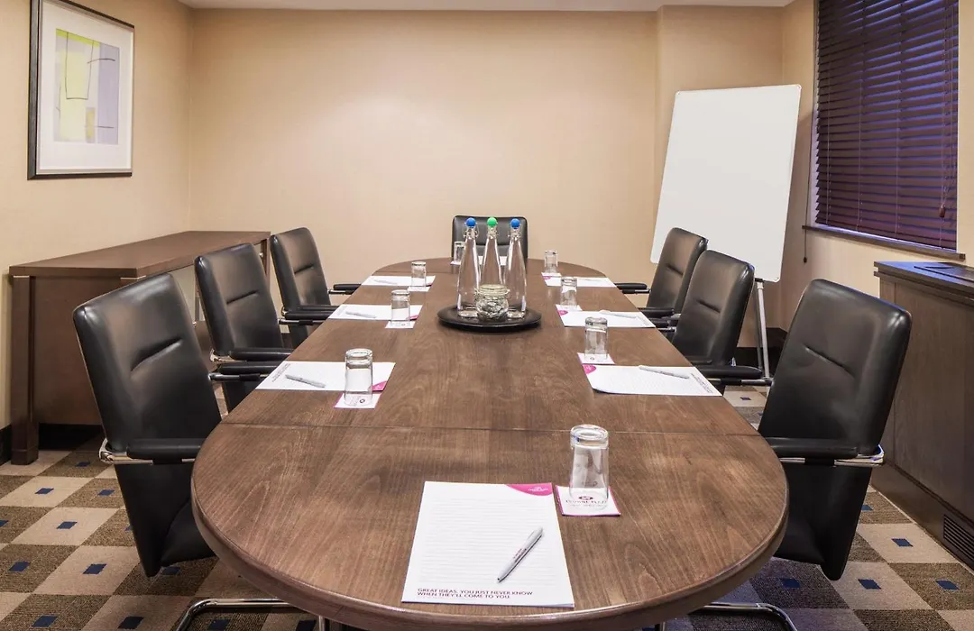 Crowne Plaza London - Gatwick Airport By Ihg-1