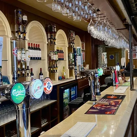 Russ Hill Hotel-2